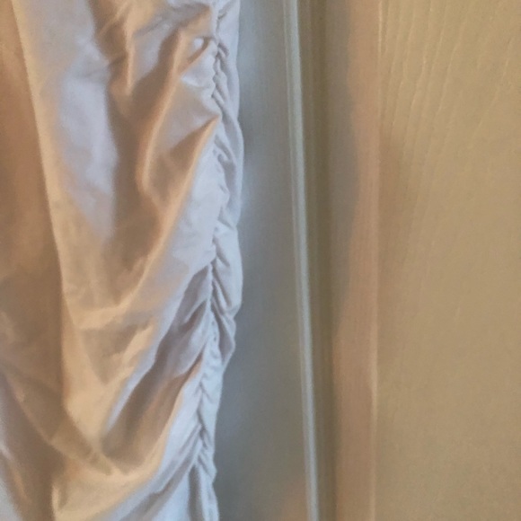 Sexy White ladies mini dress - Picture 2 of 3